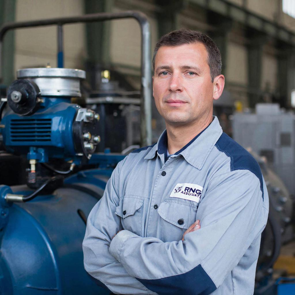 Инженер-механик по ремонту и обслуживанию компрессоров и насосов